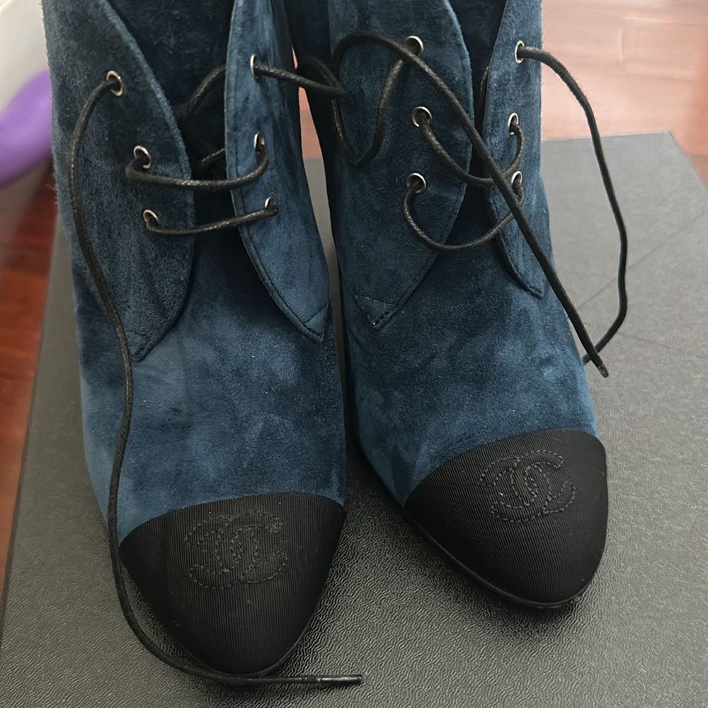 Chanel shoes women lace up navy pearls 38 suede leather heel blue black - Picture 8 of 10